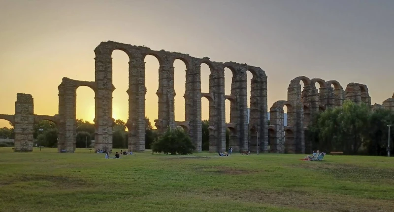 Aqueduct of Los Milagros